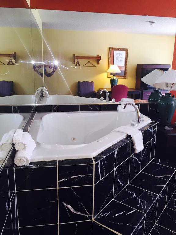 Super Hotel *